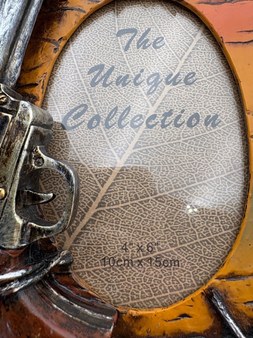 Western Revolver Picture Frame - Oval for 4x6 Photo - Picture 10 of 11